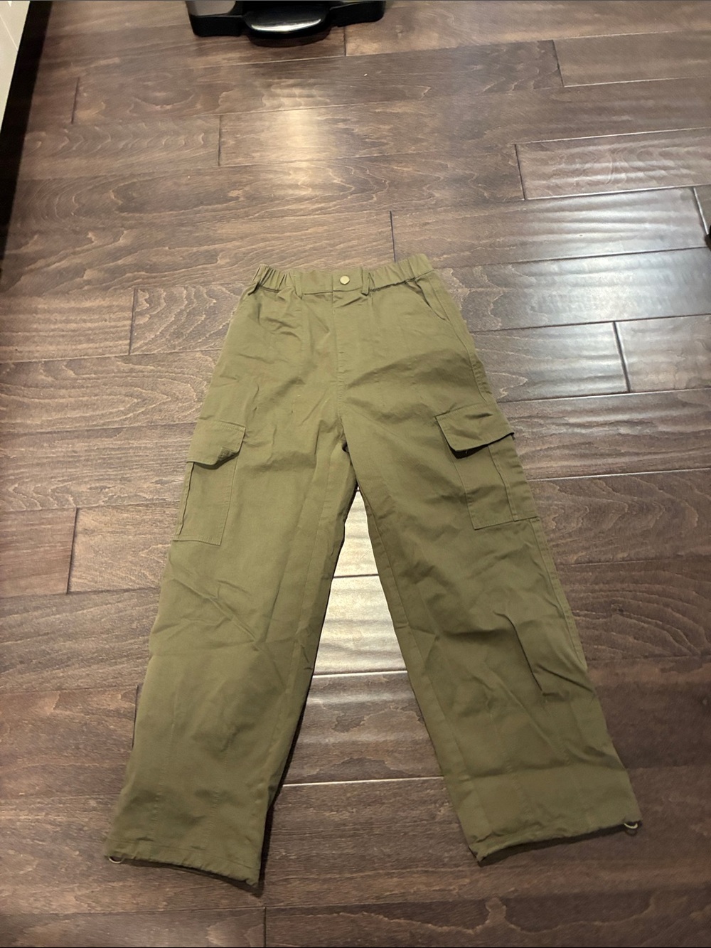 Tween girl Olive Cargo Pants - Casual Utility Style